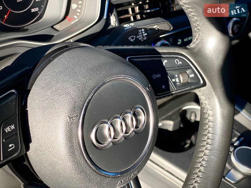 Седан Audi A4 2016 в Киеве