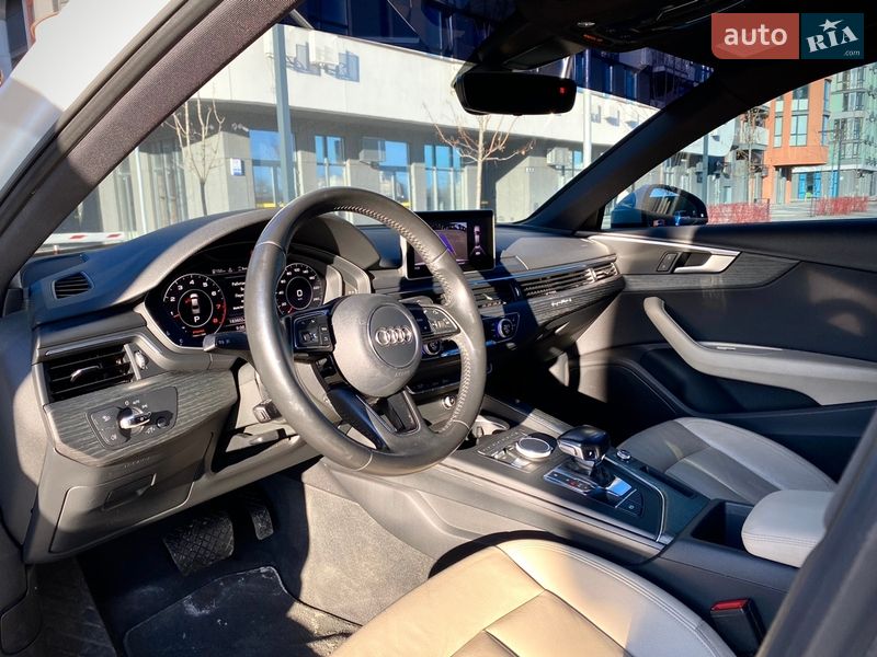 Седан Audi A4 2016 в Киеве