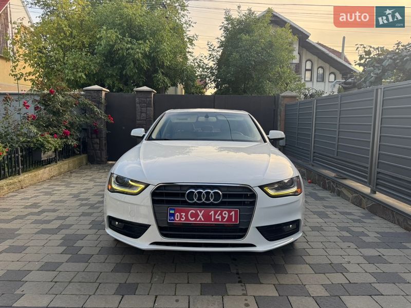 Седан Audi A4 2013 в Мукачевому