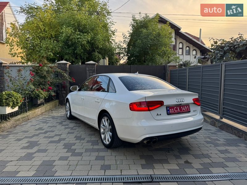 Седан Audi A4 2013 в Мукачевому
