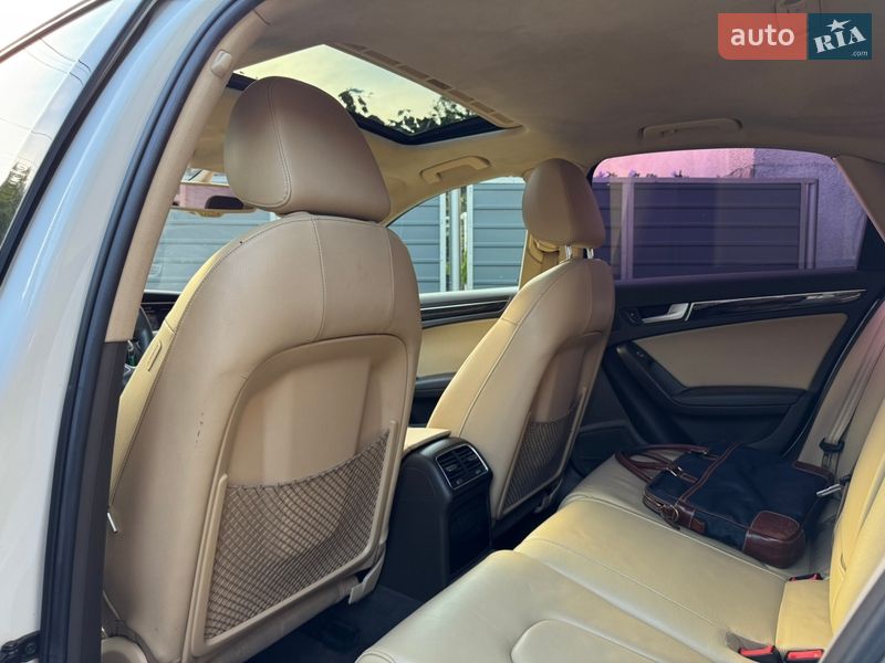 Седан Audi A4 2013 в Мукачевому