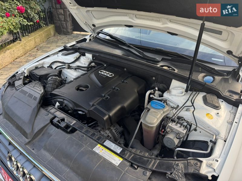 Седан Audi A4 2013 в Мукачевому
