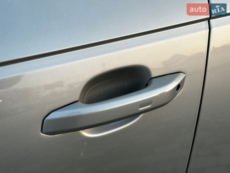 Седан Audi A4 2017 в Львові