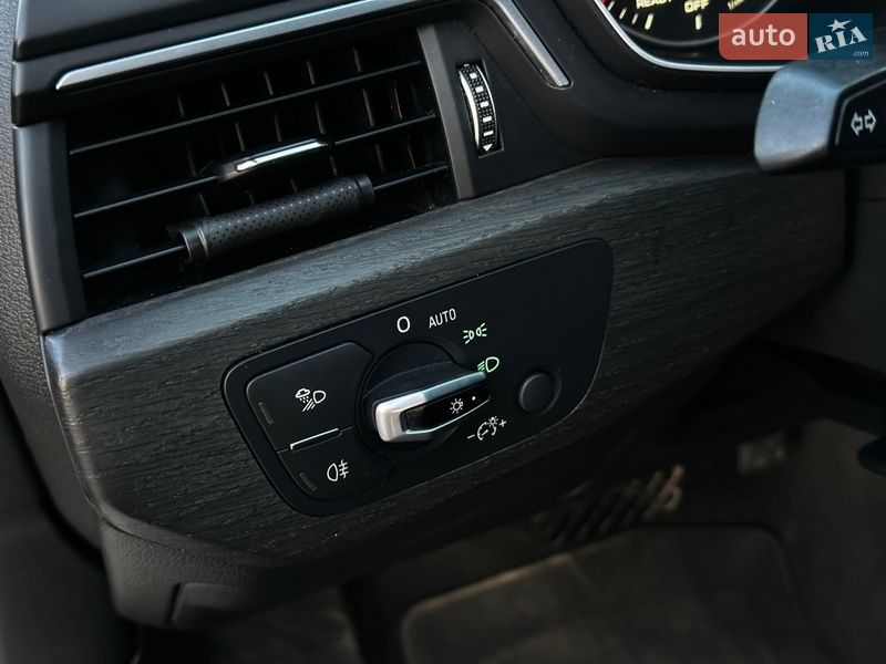 Седан Audi A4 2017 в Львові
