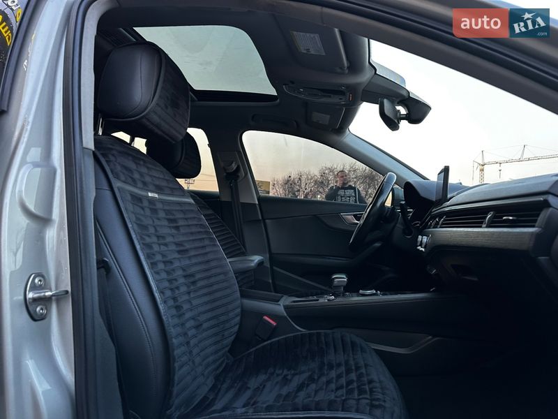 Седан Audi A4 2017 в Львові