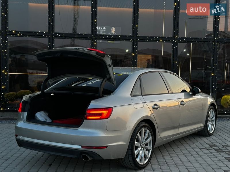 Седан Audi A4 2017 в Львові