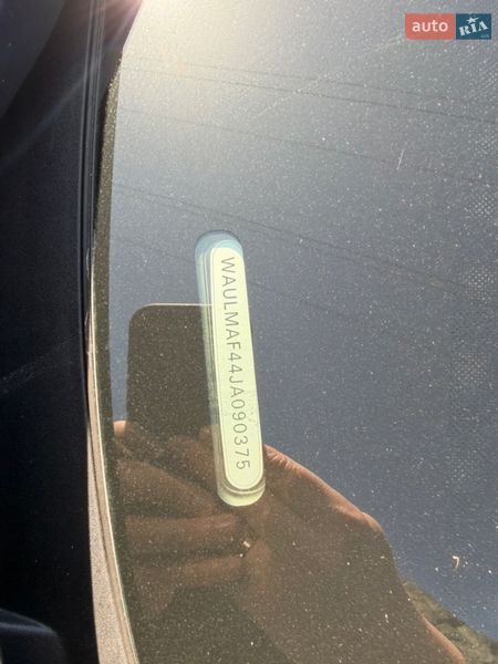 Седан Audi A4 2017 в Чернігові