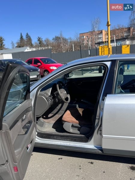 Седан Audi A4 2000 в Обухове