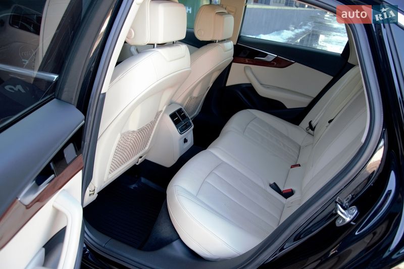 Седан Audi A4 2023 в Житомирі
