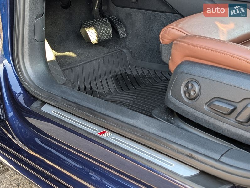 Седан Audi A4 2020 в Чернигове