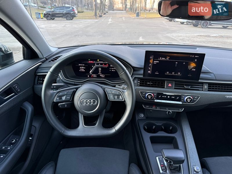 Седан Audi A4 2021 в Киеве