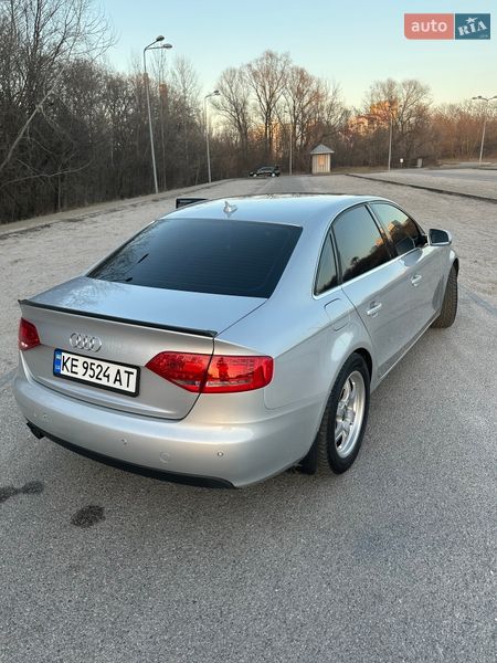 Седан Audi A4 2011 в Днепре