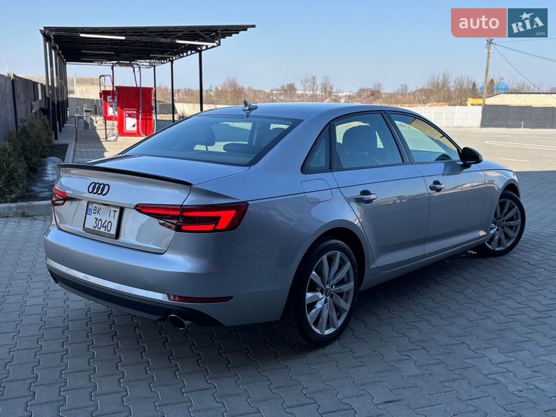 Седан Audi A4 2015 в Дубно