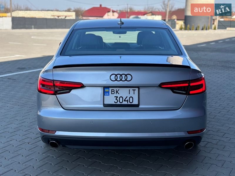 Седан Audi A4 2015 в Дубно