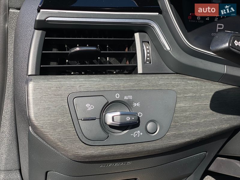 Седан Audi A4 2020 в Киеве