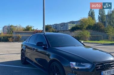 Седан Audi A4 2015 в Ивано-Франковске