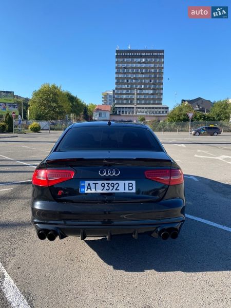 Седан Audi A4 2015 в Ивано-Франковске