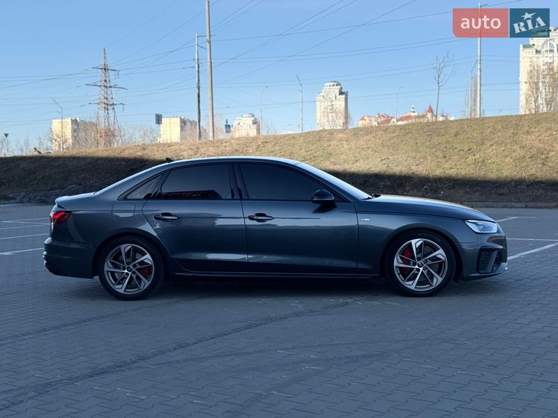 Седан Audi A4 2021 в Киеве