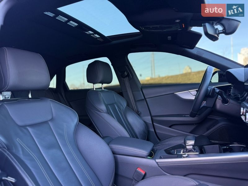 Седан Audi A4 2021 в Киеве