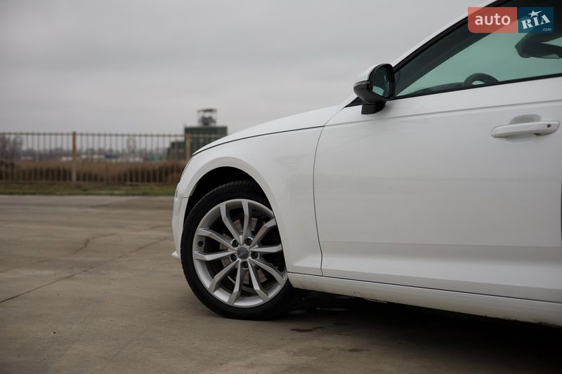 Универсал Audi A4 2017 в Одессе