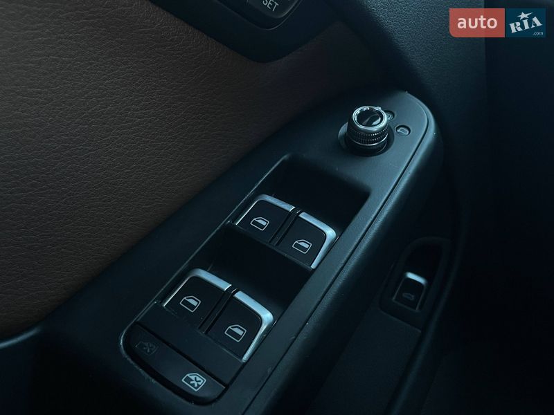 Седан Audi A4 2013 в Києві