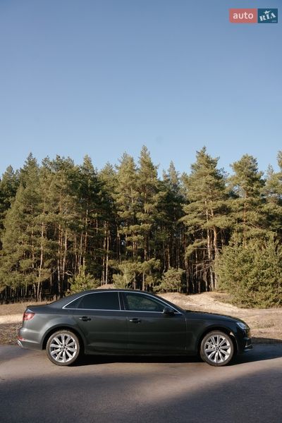 Седан Audi A4 2019 в Кременчуге