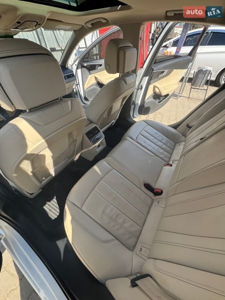 Седан Audi A4 2021 в Львове
