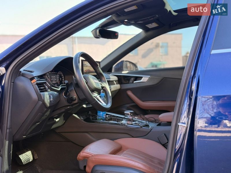 Седан Audi A4 2021 в Киеве