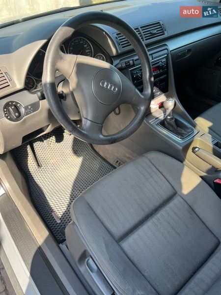 Универсал Audi A4 2001 в Нововолынске