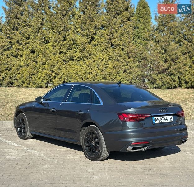Седан Audi A4 2021 в Киеве