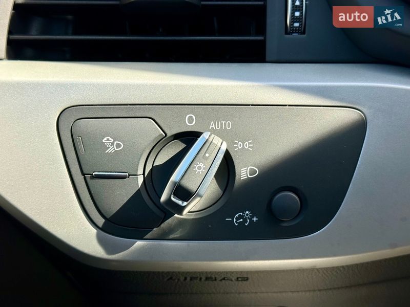 Седан Audi A4 2019 в Харкові