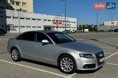 Седан Audi A4 2011 в Львове