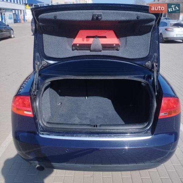 Седан Audi A4 2007 в Староконстантинове