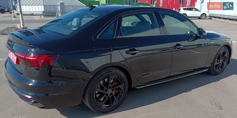 Седан Audi A4 2023 в Киеве