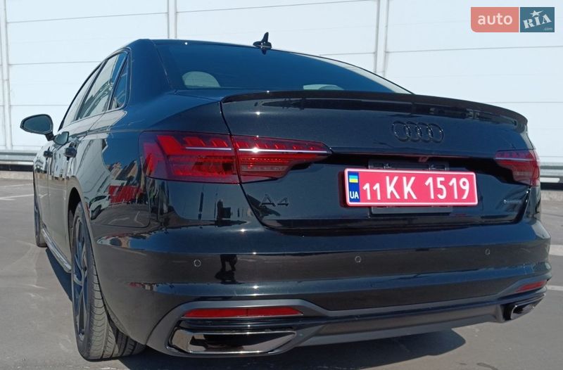 Седан Audi A4 2023 в Киеве