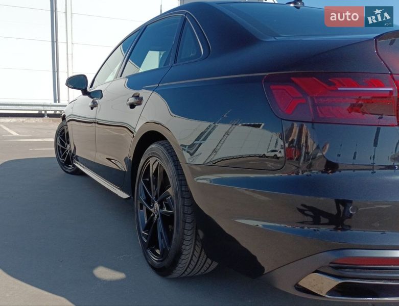 Седан Audi A4 2023 в Киеве
