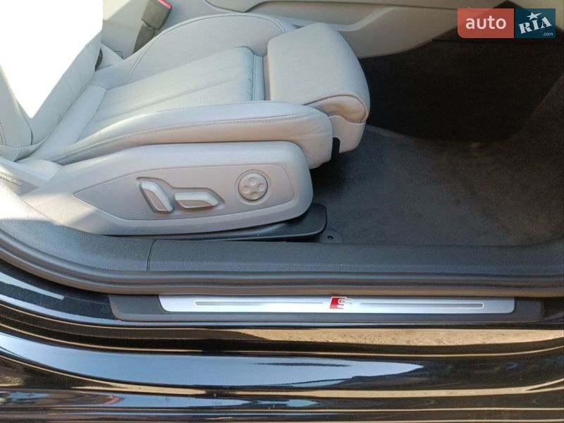 Седан Audi A4 2023 в Киеве