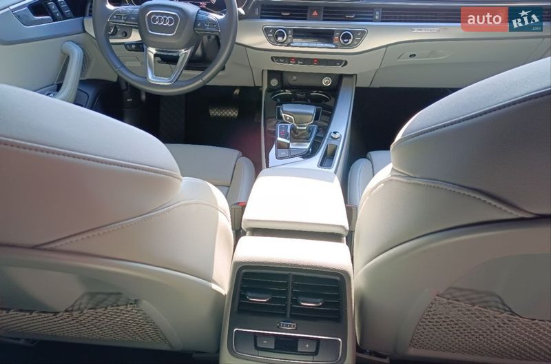 Седан Audi A4 2023 в Киеве
