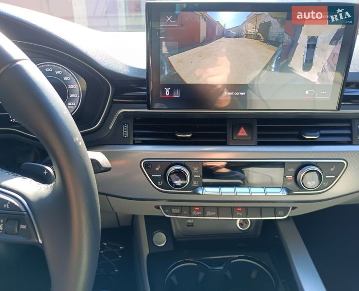 Седан Audi A4 2023 в Киеве