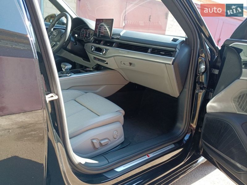 Седан Audi A4 2023 в Киеве