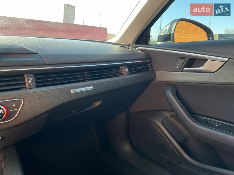 Седан Audi A4 2016 в Киеве