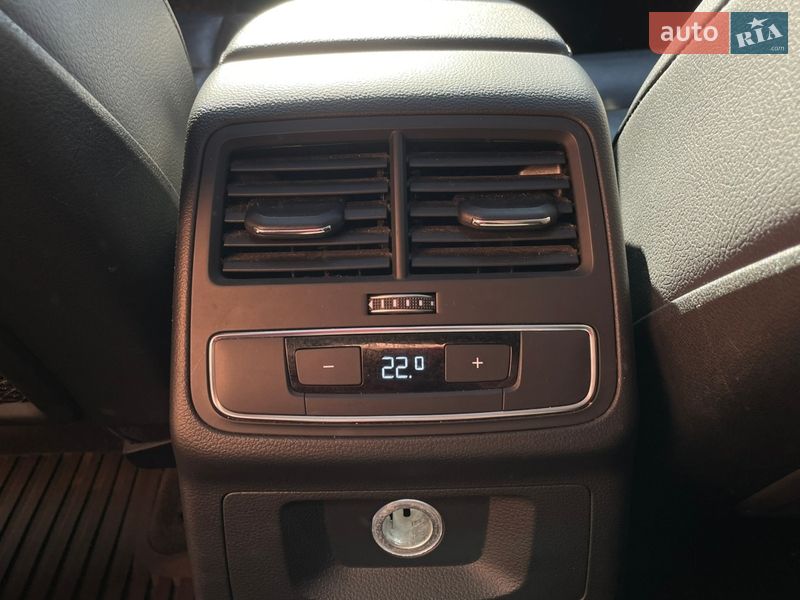 Седан Audi A4 2016 в Киеве