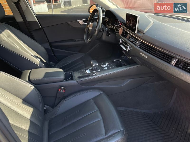 Седан Audi A4 2016 в Киеве