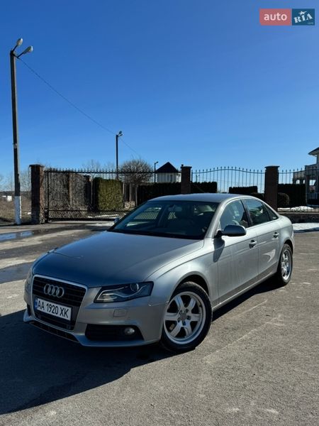 Седан Audi A4 2010 в Буче