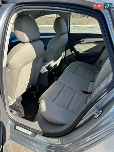 Седан Audi A4 2010 в Буче
