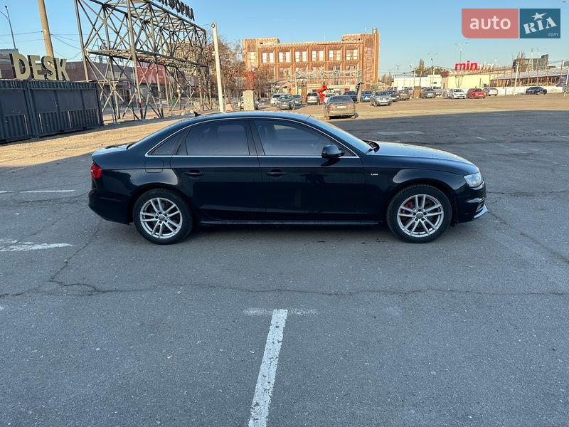 Седан Audi A4 2014 в Киеве