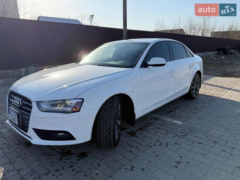 Седан Audi A4 2013 в Вижнице