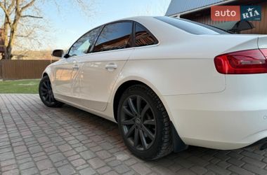 Седан Audi A4 2013 в Вижнице