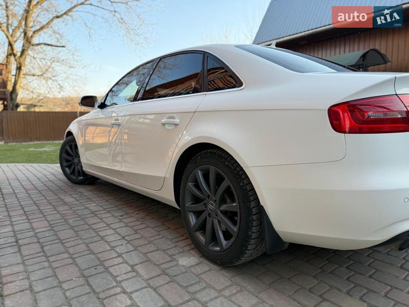 Седан Audi A4 2013 в Вижнице