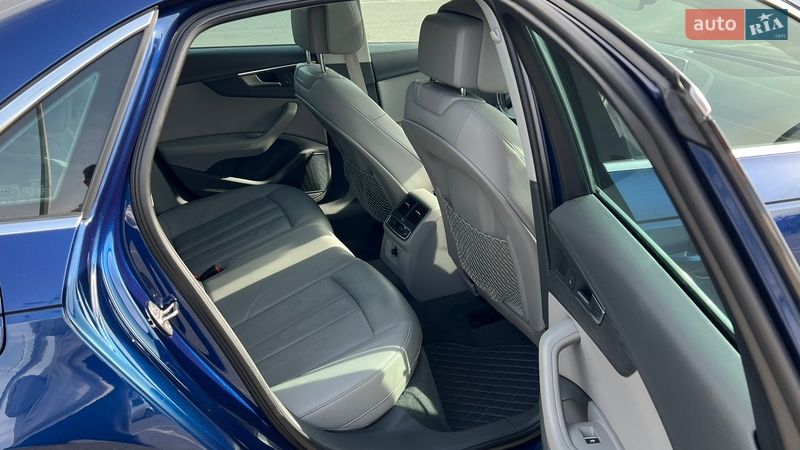 Седан Audi A4 2016 в Львові